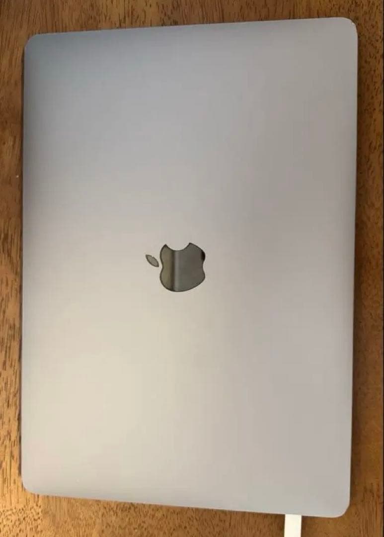 MacBook 2016 8GB,1TBシルバー 本体 凹みあり 電源不良 MacBook 2016 8GB,1TBシルバー 本体 凹みあり 電源不良 MacBook 2016