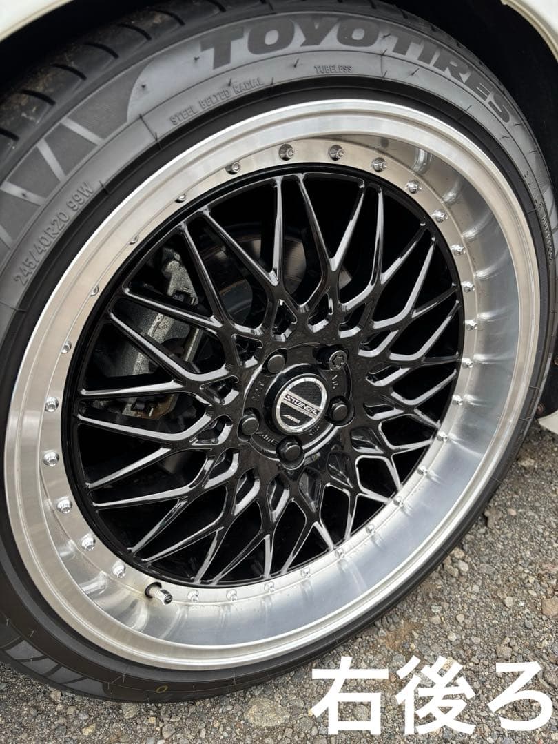 アルファード20インチ　右後ろ１本 ノーマル車高の40系アルファードに20インチのRAYS ベルサス ヴォウジェ