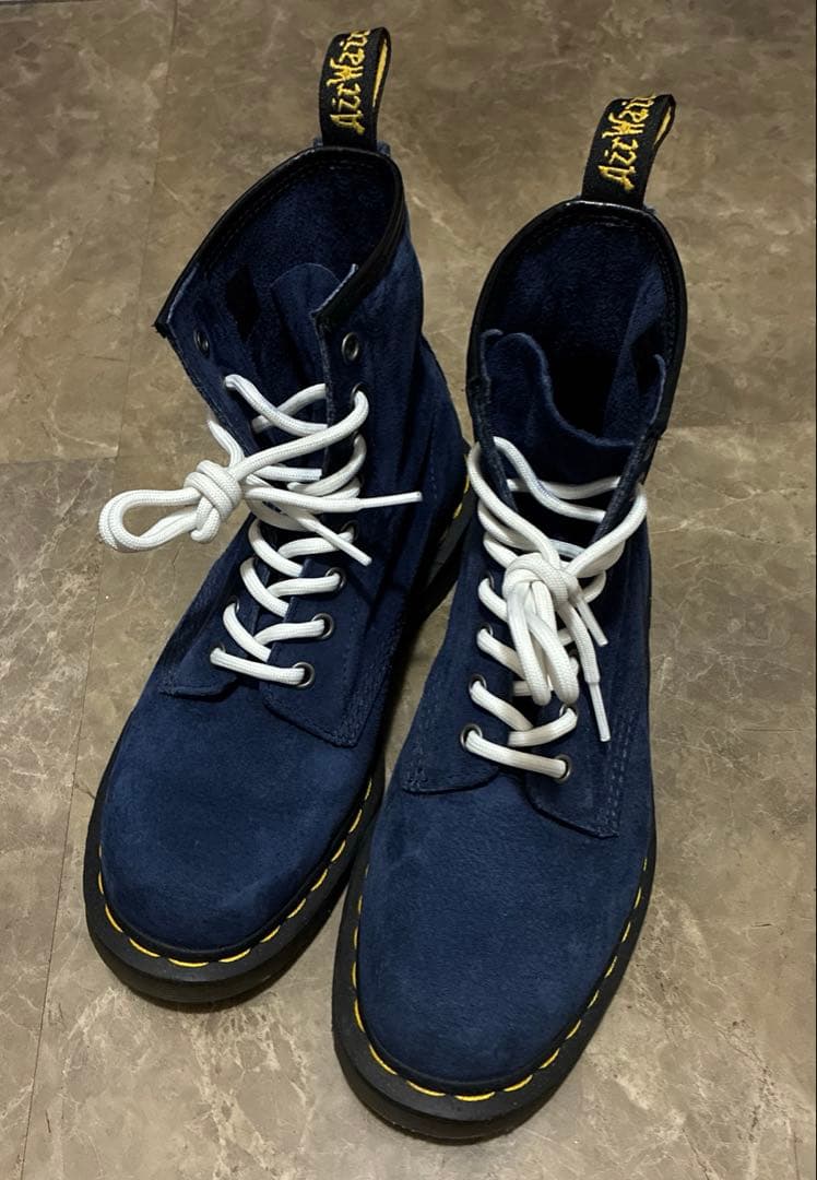 ドクターマーチン　ネイビー スエード ハイカットブーツ　uk5 紐付き Dr.Martens（ブーツ ・ ブルー・ネイビー/青色系）のフリマアイテム一覧