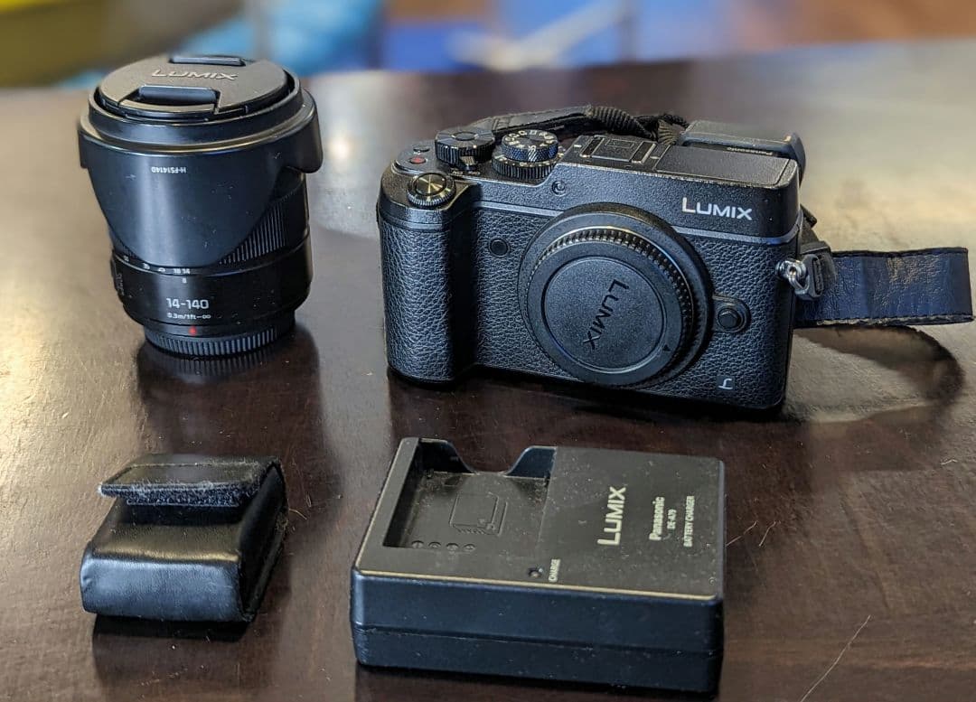 ♥️描写力抜群♥️ニコン Nikon 1 V2 標準レンズセット 32GBカード