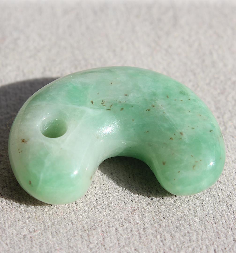 専用出品［透明感］糸魚川翡翠 勾玉 7.0g