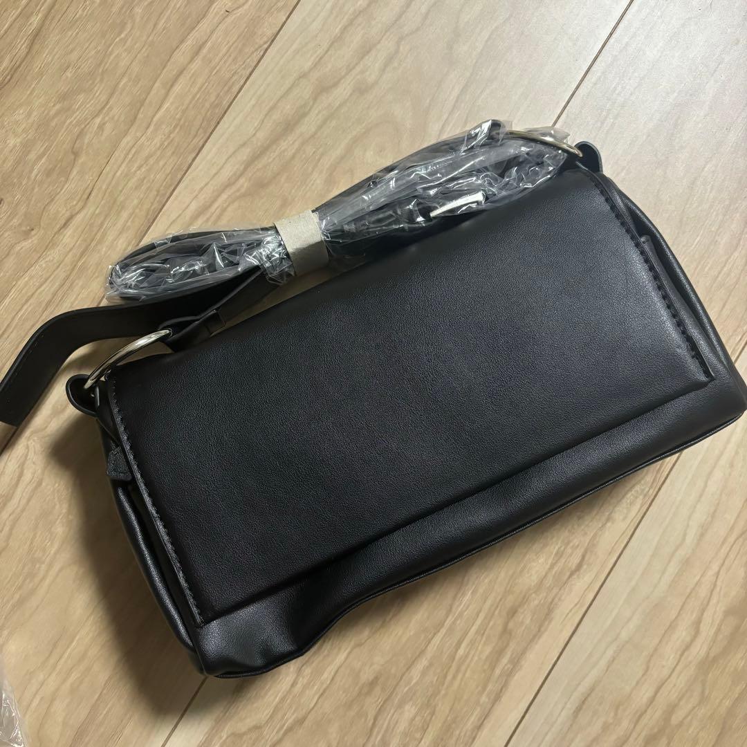 ［新品］ビアズリー風　 レザーボディバッグ　ブラック BEARDSLEY ビアズリー風 レザーボディバッグ ブラック 黒 - メルカリ