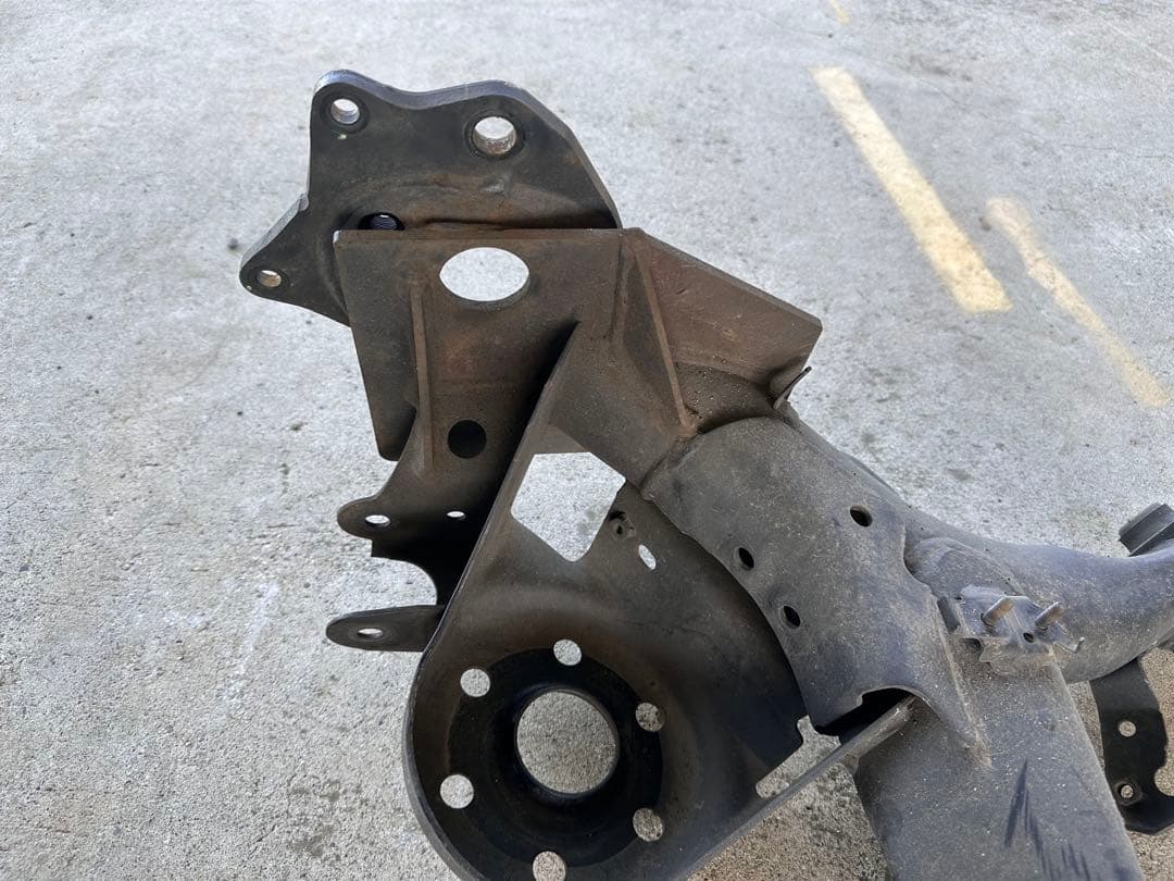 プリウスα ZVW41 加工リアアクスル - メルカリ