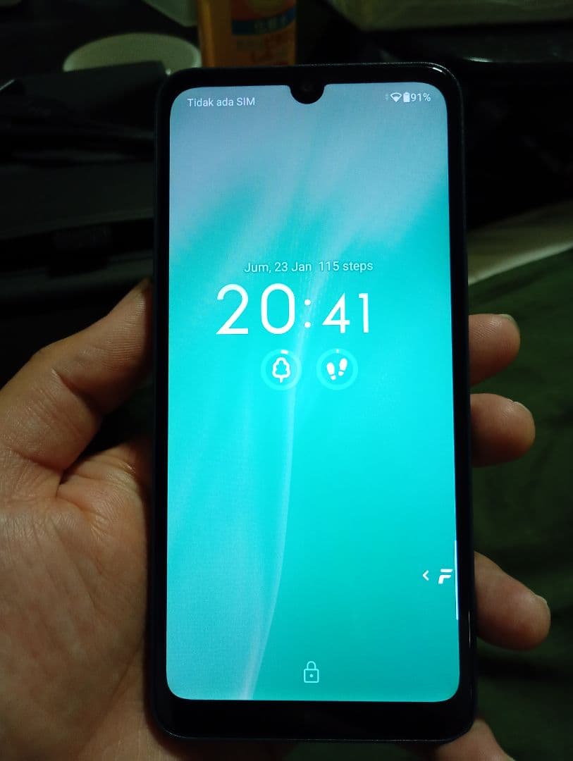 Arrows We2 FCG02 128GB　FREE SIM Amazon.co.jp: SIM-Free arrows We2 FCG02 Light Blue AU Smartphone