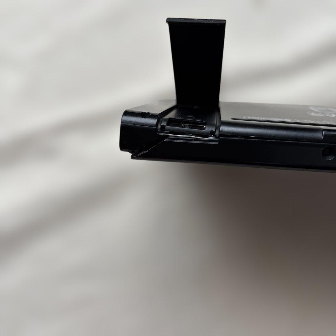 Nintendo Switch (ケースに割れあり) - メルカリ