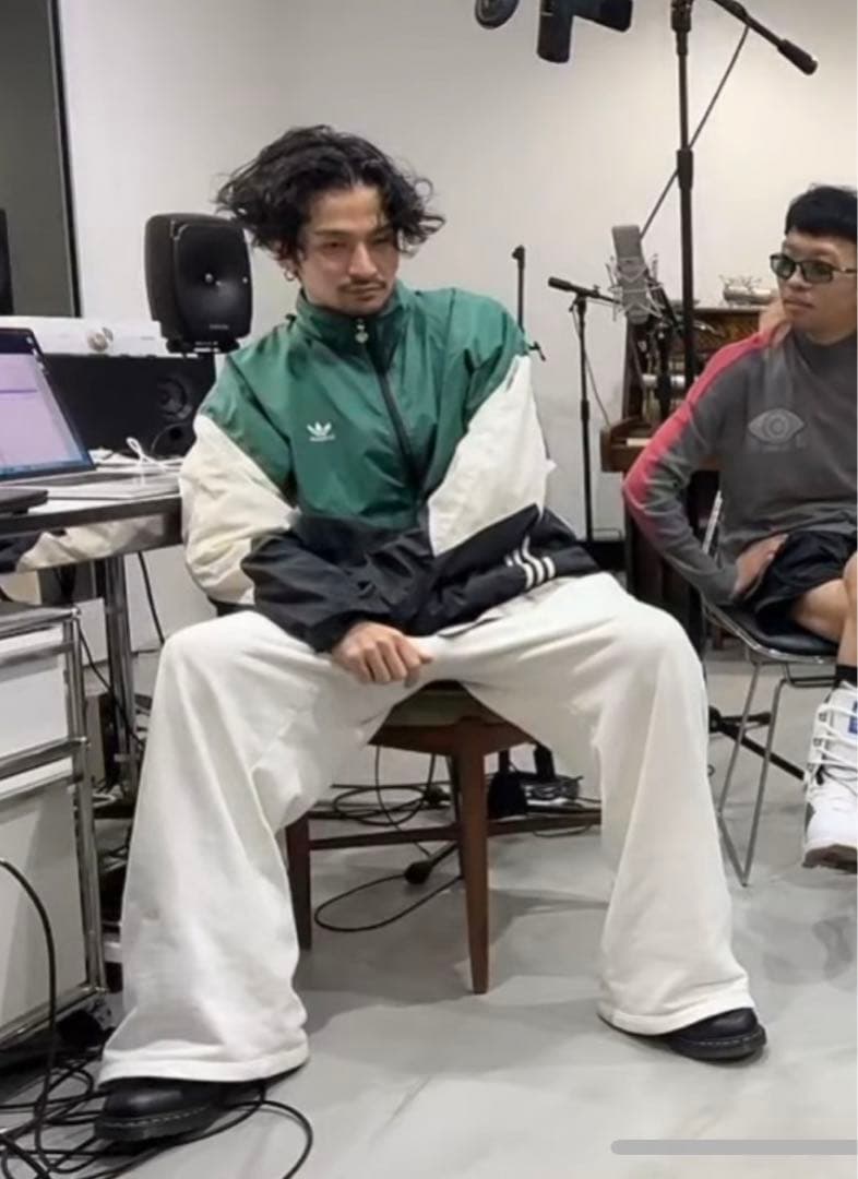 最終値引き adidas 80s 万国旗タグ 常田大輝 着用 ナイロンジャケット