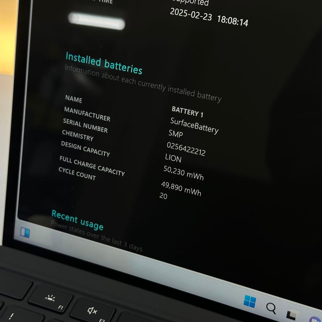 【準新品】　Surface Pro8 i5/8/128 Office