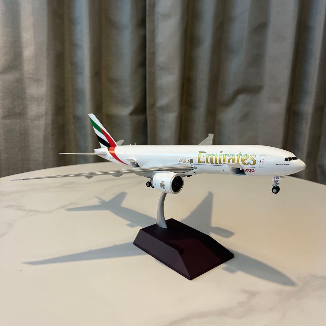 GeminiJets Emirates Boeing 777 模型 1:200 - メルカリ