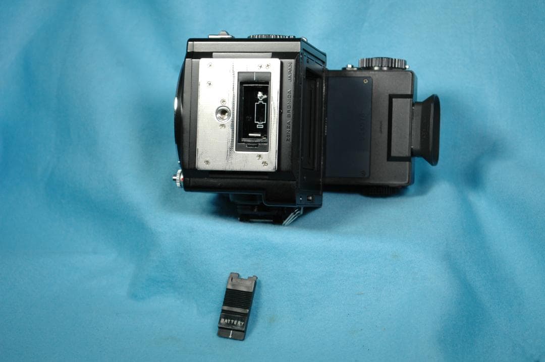 ZENZA BRONICA ETR S 《動作品》