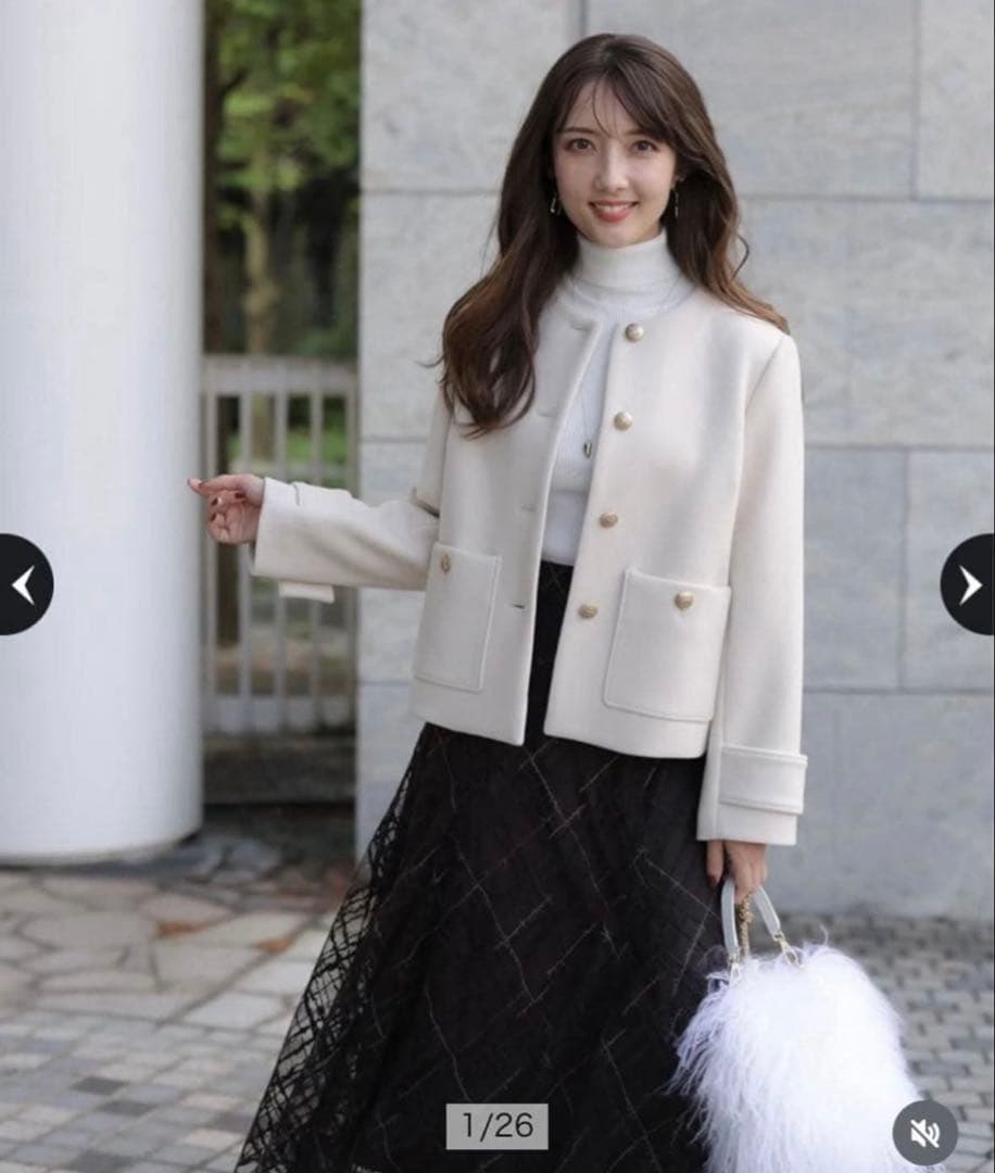 期間限定お値下げ Apuweiser-riche 金釦ノーカラーショートコート Apuweiser-riche（アプワイザーリッシェ）の「金釦ノーカラーショート