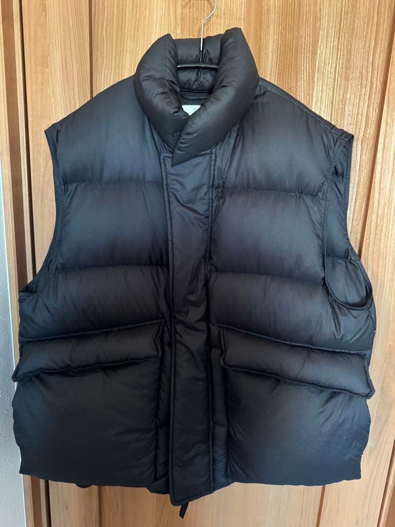24aw HERILL Body Armor Down vest サイズ1 24aw HERILL Body Armor Down vest サイズ1