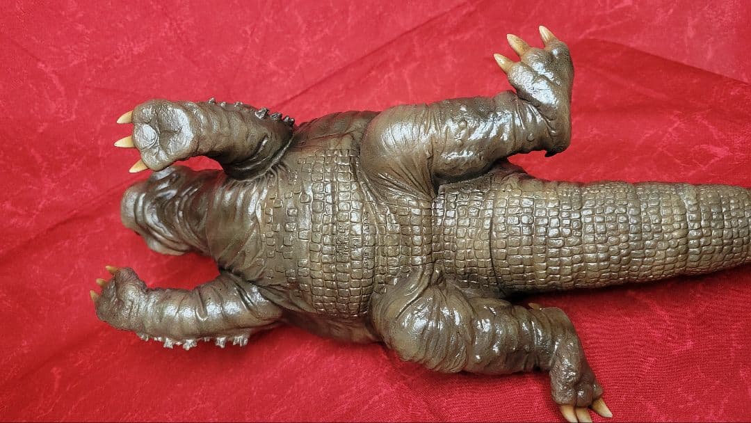 ビリケン商会ソフビキット完成品 透明怪獣ネロンガガレージキット完成