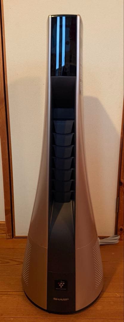 シャープ　プラズマクラスタースリムイオンファン（美品） シャープ 高濃度プラズマクラスター 25000搭載 1台3役で年中