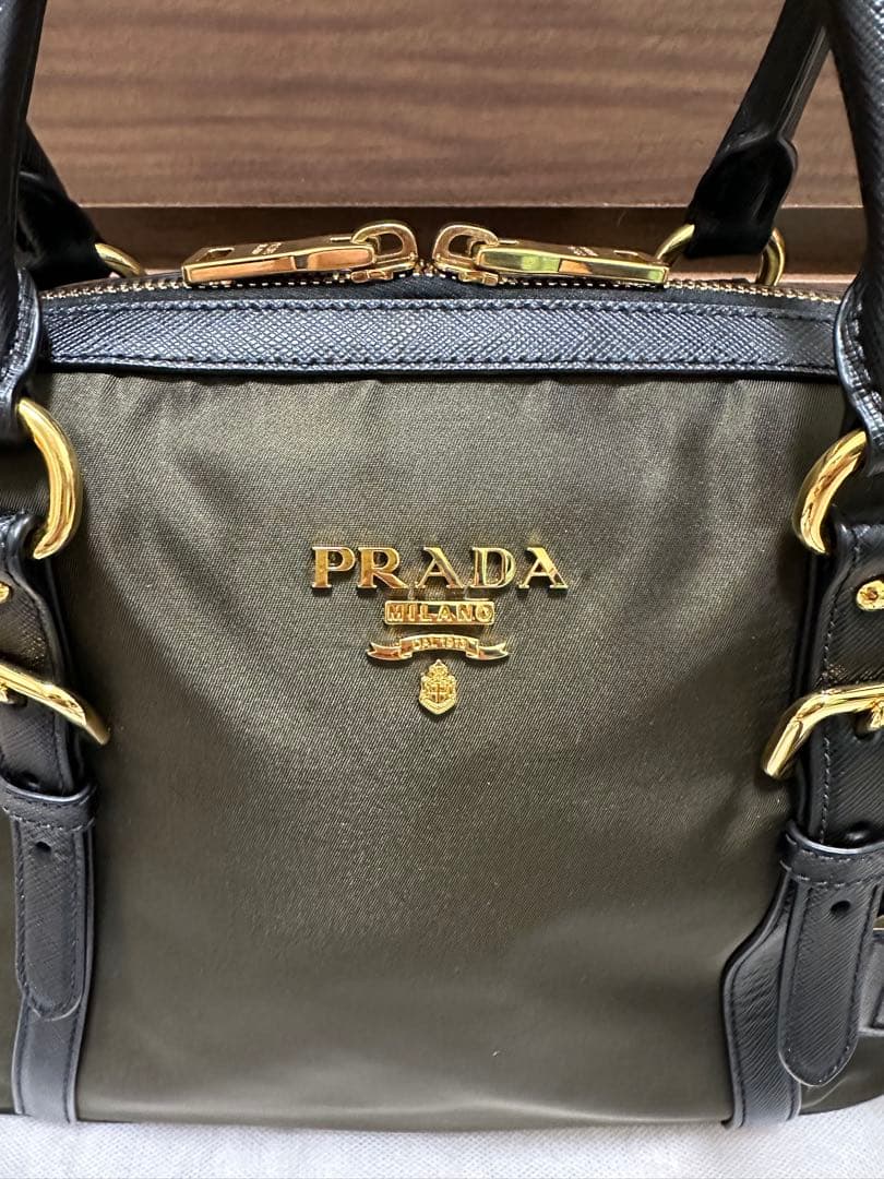 美品♪PRADA レザー＆ナイロンショルダー＆ハンドバッグ カーキ - メルカリ