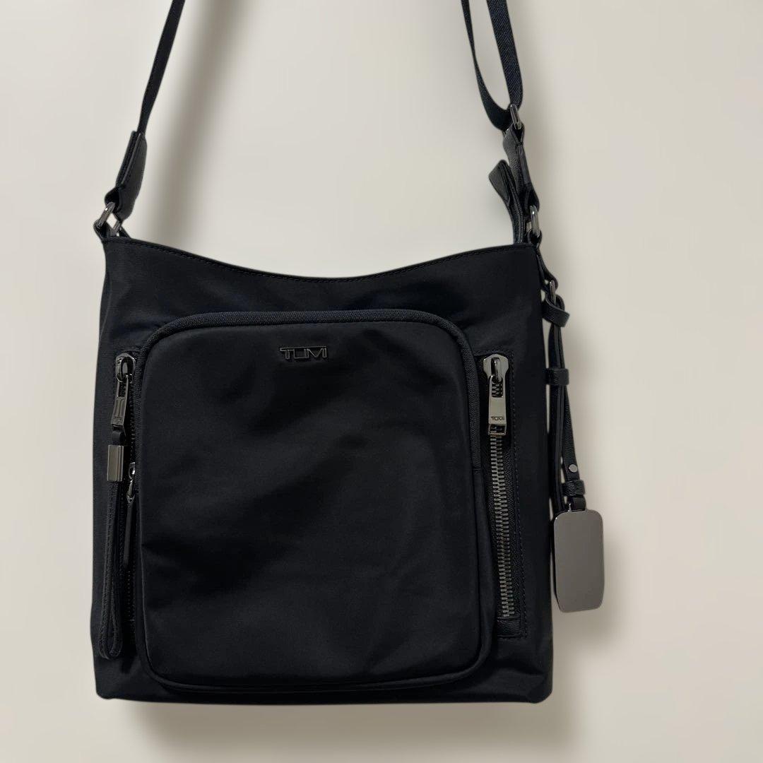 TUMI トゥミ　テイラー　クロスボディ　ショルダーバッグ TUMI（トゥミ） ショルダーバッグ バッグ VOYAGEUR 「テイラー」クロス