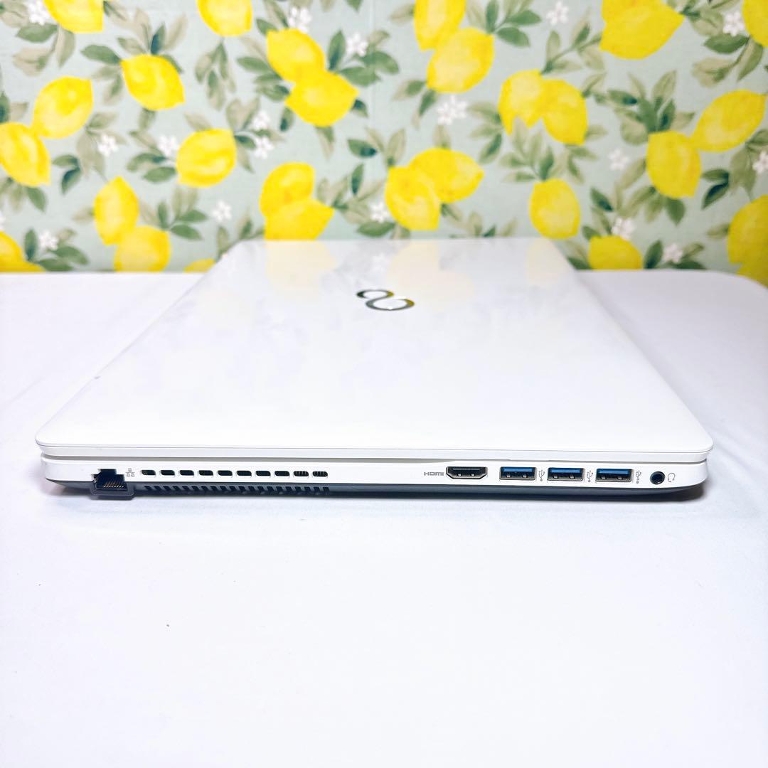 真っ白❤️大人気富士通❤️サクサク快適SSD❤️Windows11❤️初心者