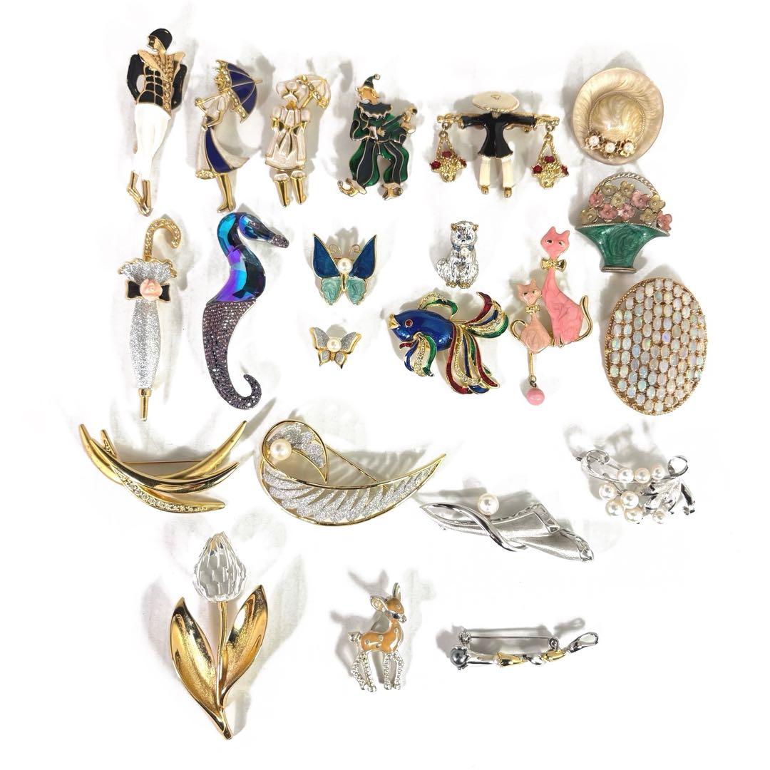 ブローチ 22点 まとめ売り スワロフスキー ルチカ ベリテ 他 ヴィンテージ ヴィンテージガラスアクセサリー】ブローチ (ブルー貴婦人) | ボヘミア
