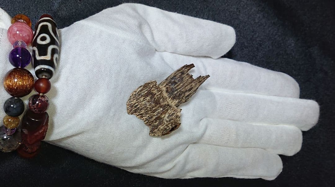 香木 沈香 伽羅 聞香◎ベトナム・フエ 特上 楽天市場】ベトナム産 天然沈香 高ランク甘味 5g 量り売り 沈水香木