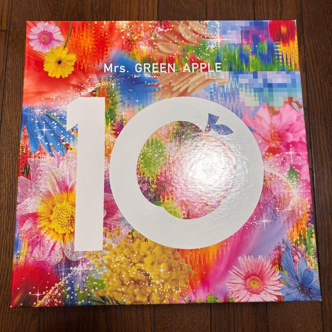 Mrs. GREEN APPLE 10周年記念ボックスセット 10 & “Harmony” COMPLETE BOX』に入るグッズセットのデザインを公開