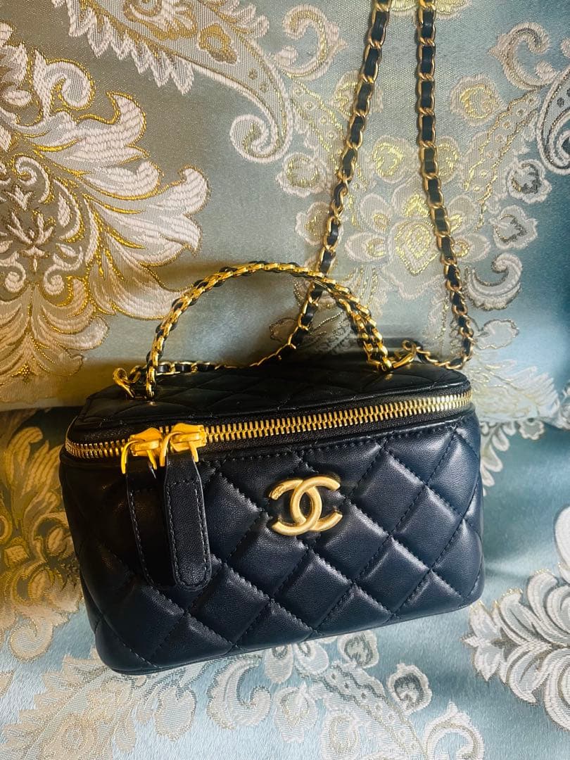 黒キルティングバニティチェーンバッグ ハンドバッグにもショルダーにもなる♡ 2wayチェーンバニティ