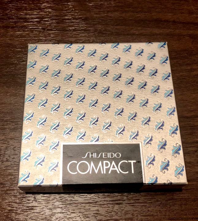 資生堂　コンパクト　希少品　レトロ　アンティーク SHISEIDO 古い資生堂の石鹸缶(収納箱、小物入れ) 戦前 ドーム型 逆文字