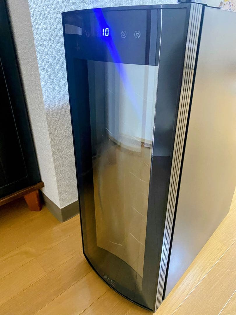 WIWCTE12BFGADX ミニワインクーラー 32リットル WIWCTE12BFGADX ミニワインクーラー 32リットル WIE 電子ミニワイン