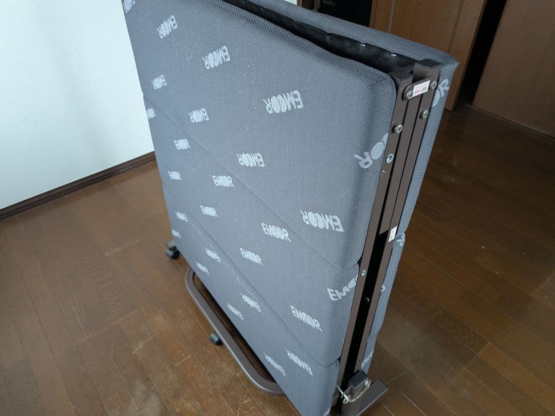 処分価格】EMOOR 折りたたみベッド シングル 送料込 早い者勝ち - メルカリ