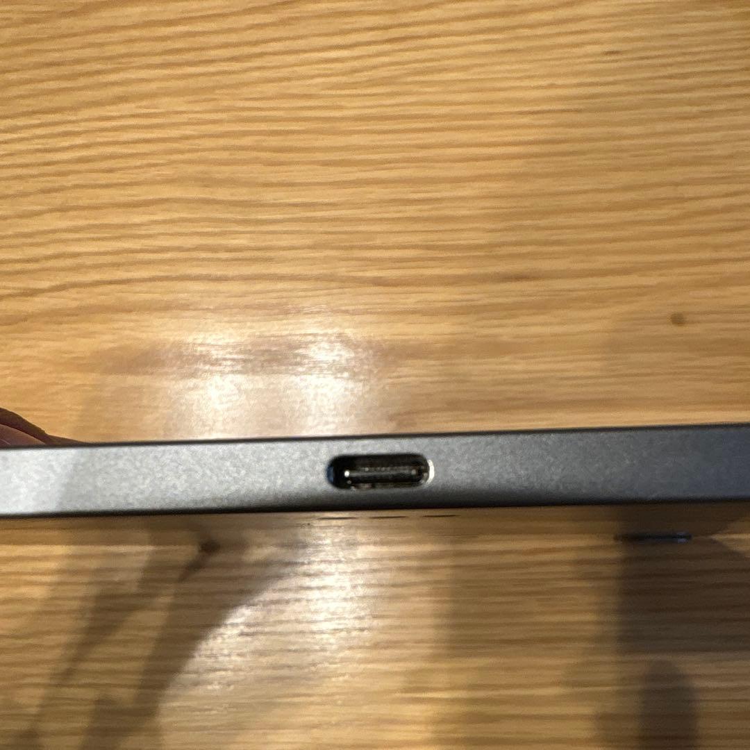 セール iPad Pro 12.9 第5世代 128GB M1 バッテリー84% - メルカリ