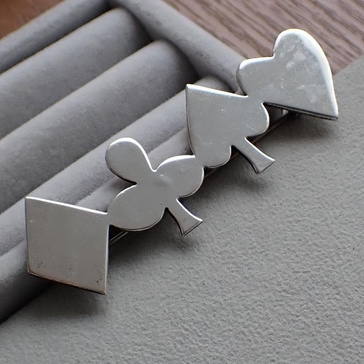 ヴィンテージ メキシコ製 シルバー925 4種のトランプのマーク ブローチ Mexico シルバー925 トライバル丸ブローチ | Milo Antiques & Vintage