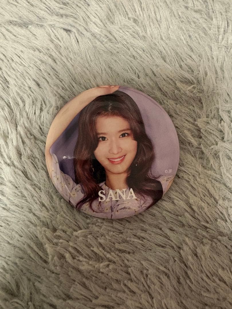 TWICE サナ 缶バッジ - メルカリ
