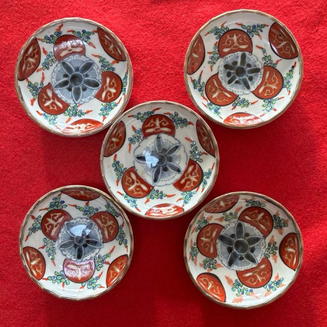 青白陶器の小皿 馬デザイン 午年 骨董品 初期伊万里 飛馬 酒盃