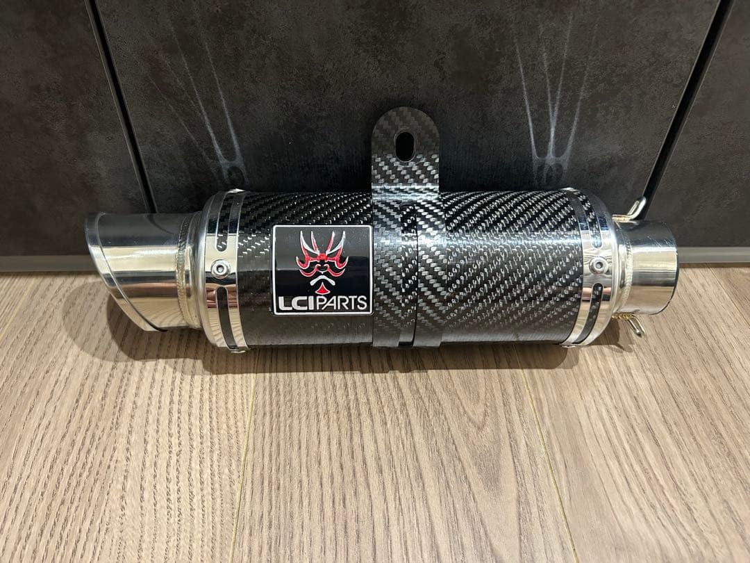 LCI PARTS カーボンファイバー マフラー LCI PARTS ショートカーボンスリップオンマフラー のパーツレビュー