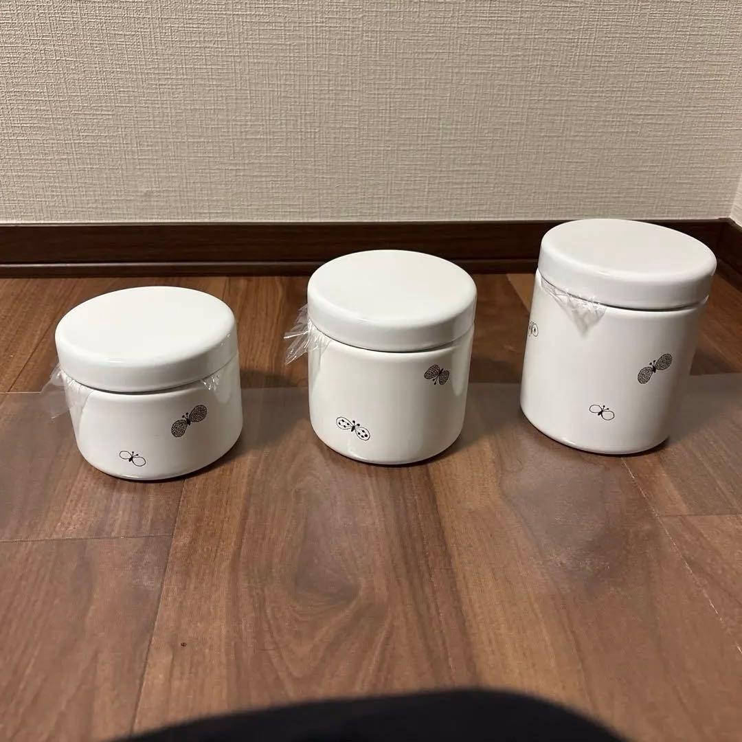 【新品未使用箱付き】minä perhonen 保存容器 3個セット ホワイト たためる保存容器(シェイプ 540ml グレー) | ニトリネット【公式