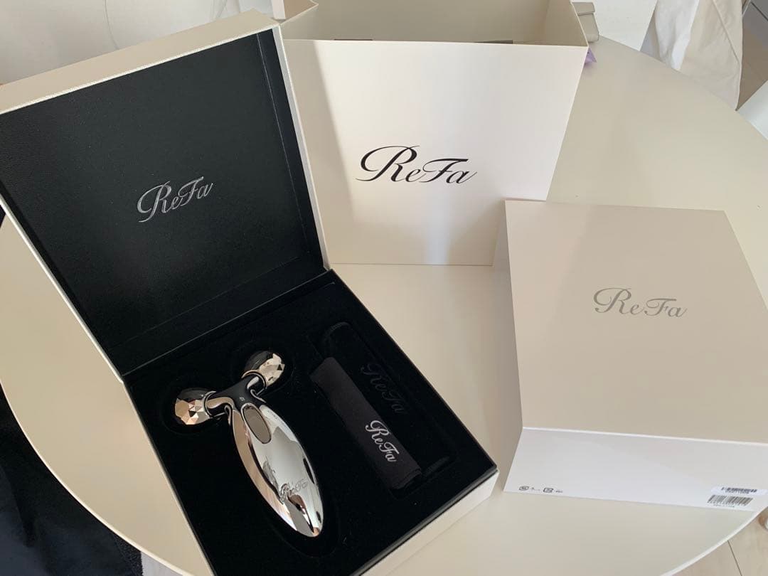 【未使用•ショップ袋有り】ReFa カラット専用ポーチ付き 未使用•ショップ袋有り】ReFa カラット専用ポーチ付き 未使用•ショップ