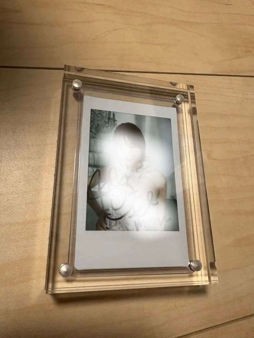 ジ*♡様 TWICE モモサイン入りポラロイド写真 アクリルフレーム TWICE MOMO オフラインくじ サイン入りポラロイド写真 B賞 - メルカリ