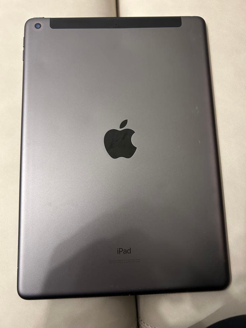《格安》iPad 32GB スペースグレー 8世代（ジャンク）カバー付き