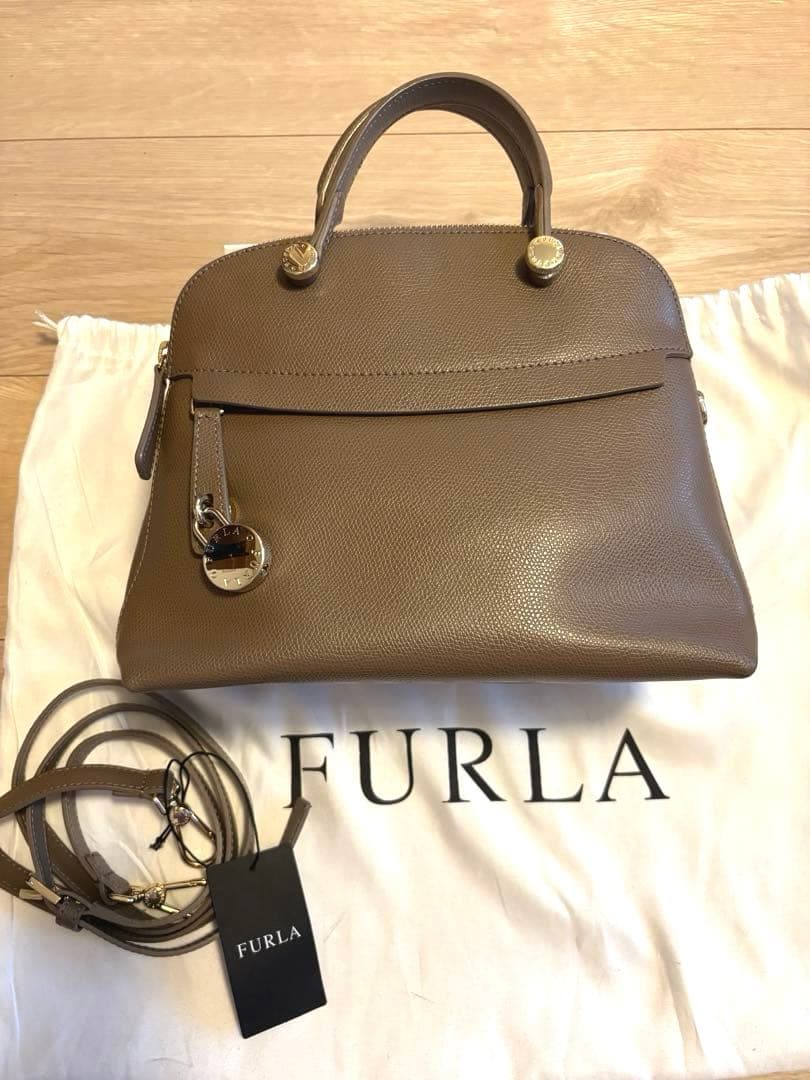 ✳︎新品✳︎ フルラ パイパー Sサイズ DAINOブラウン 楽天市場】フルラ パイパー 新作の通販