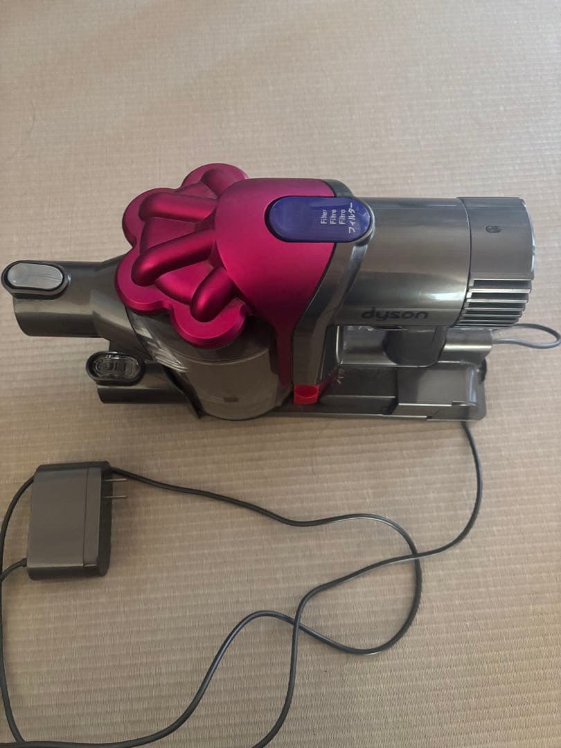 値下げ対応可　Dyson キャニスター掃除機 本体 充電器付き　⚠️箱・説明書欠品 値下げ対応可 Dyson キャニスター掃除機 本体 充電器付き ⚠️箱・説明
