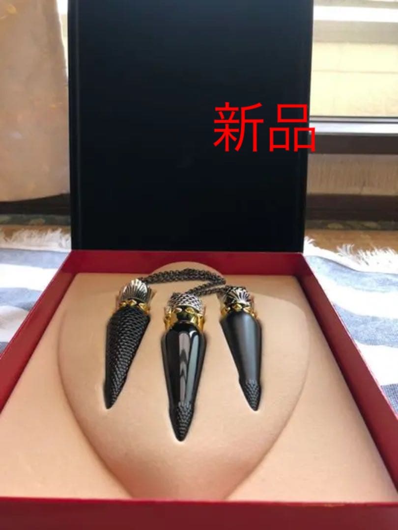 【新品】Christian Louboutin ルージュコレクション Christian Louboutin Celebrates Thirty Years of Signature Red Sole