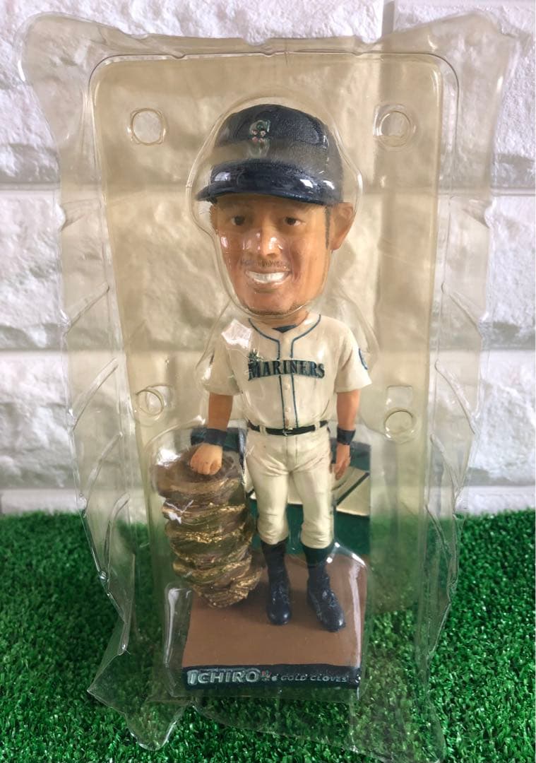 MLB 2007 イチロー GOLD GLOVE BOBBLEHEAD - メルカリ