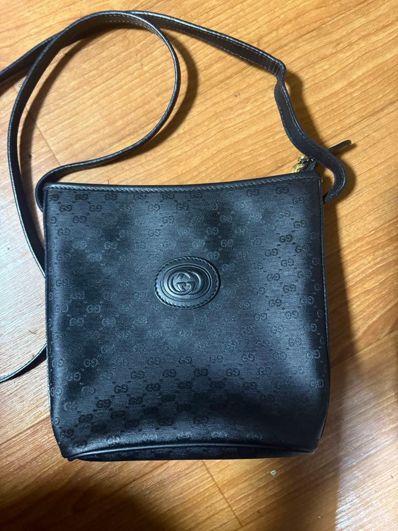 極 美品 オールドグッチ マイクロ GG レザー ショルダーバッグブラック. GUCCI（グッチ） 極 美品 オールドグッチ ヴィンテージ マイクロGG