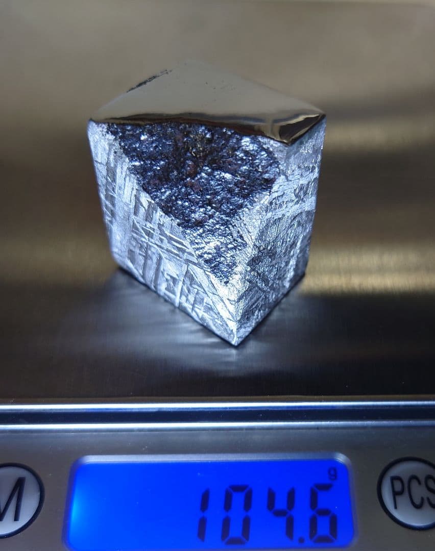 ギベオン隕石 104.6g 標本　鉄隕石