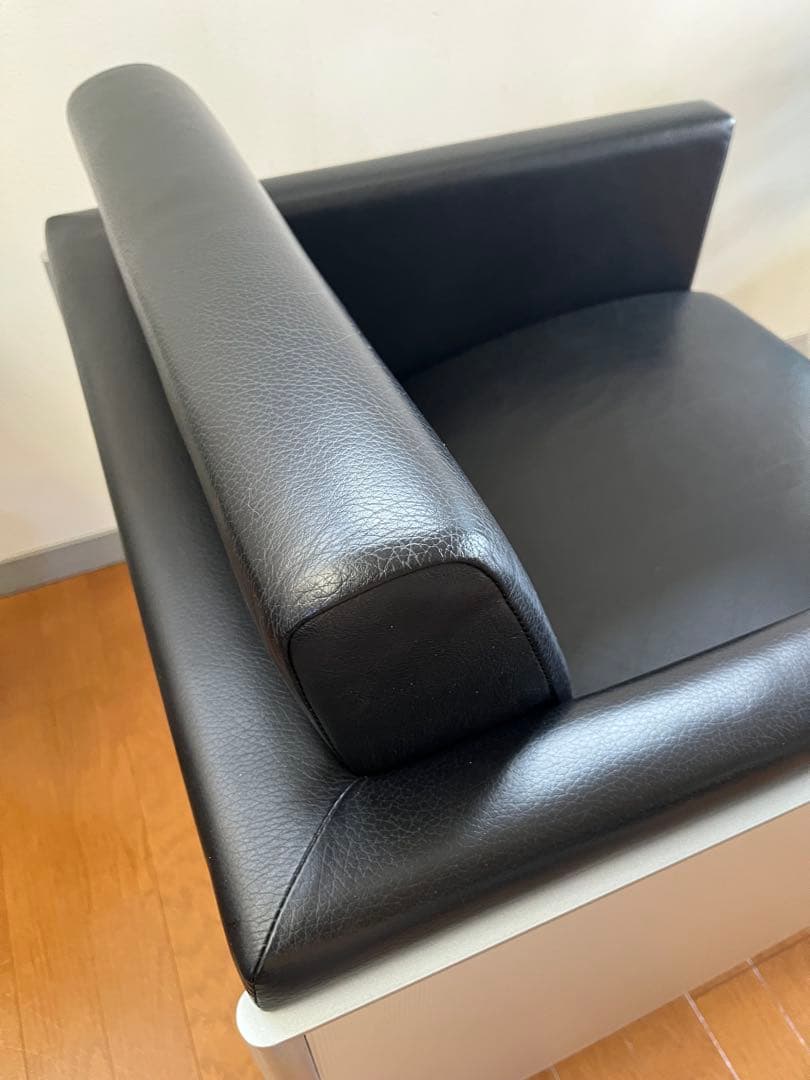 イトーキ MEZZO ラウンジチェア ② 本革 21万 モダン シングルソファ