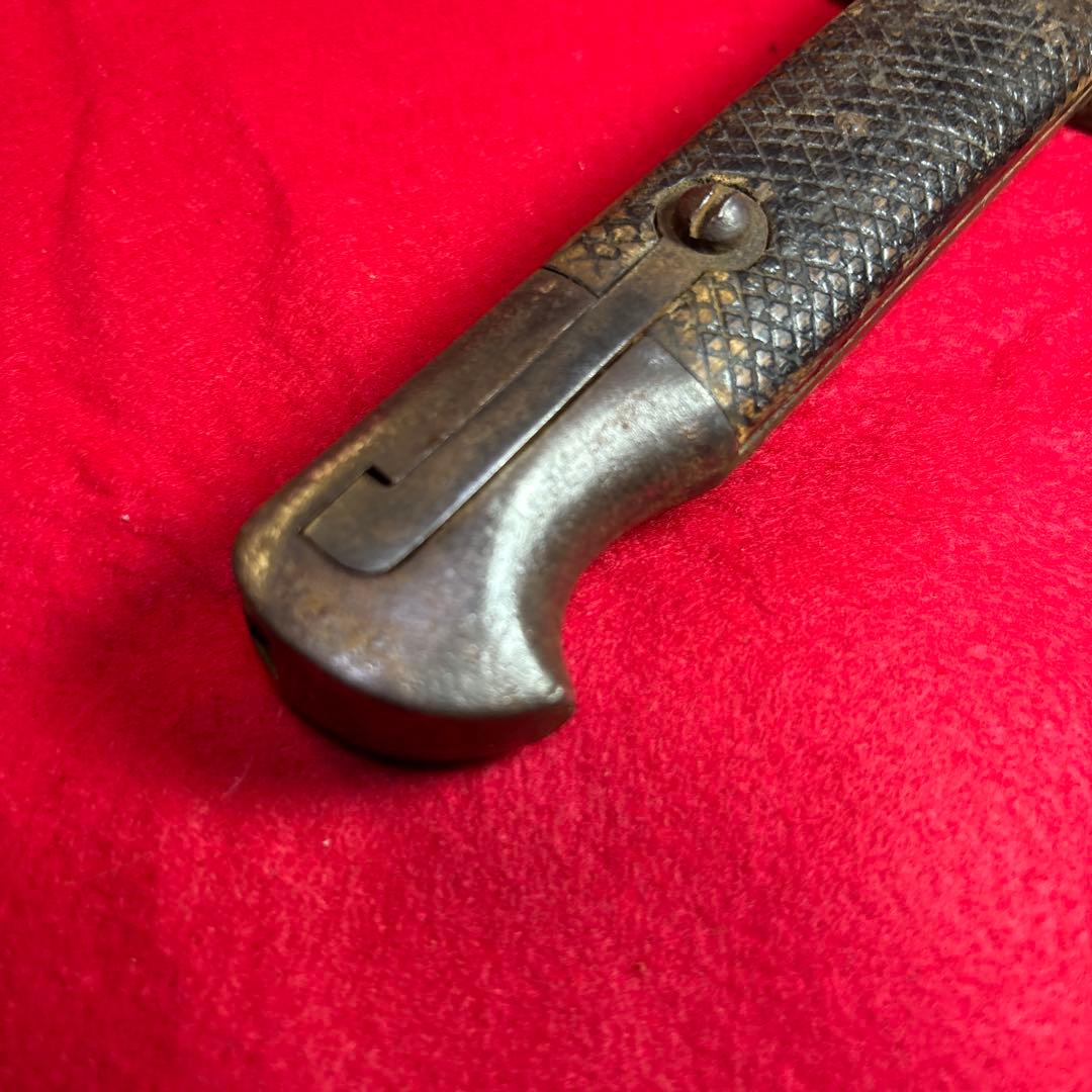 旧日本軍 銃剣 実物 菊紋 刻印 切断 刃引き 済み 大型 付剣装置動作