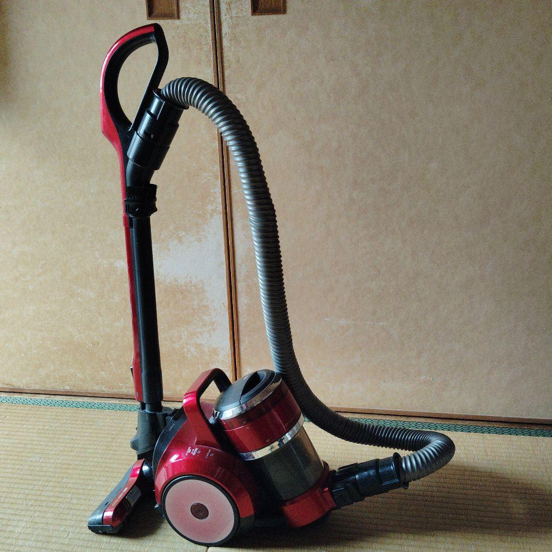 ★TOSHIBA 東芝 VC-MG910-R 2016年製 サイクロン式　掃除機 新採用のヘッドブラシ毛で拭き取り性能を高めたサイクロン式クリーナー