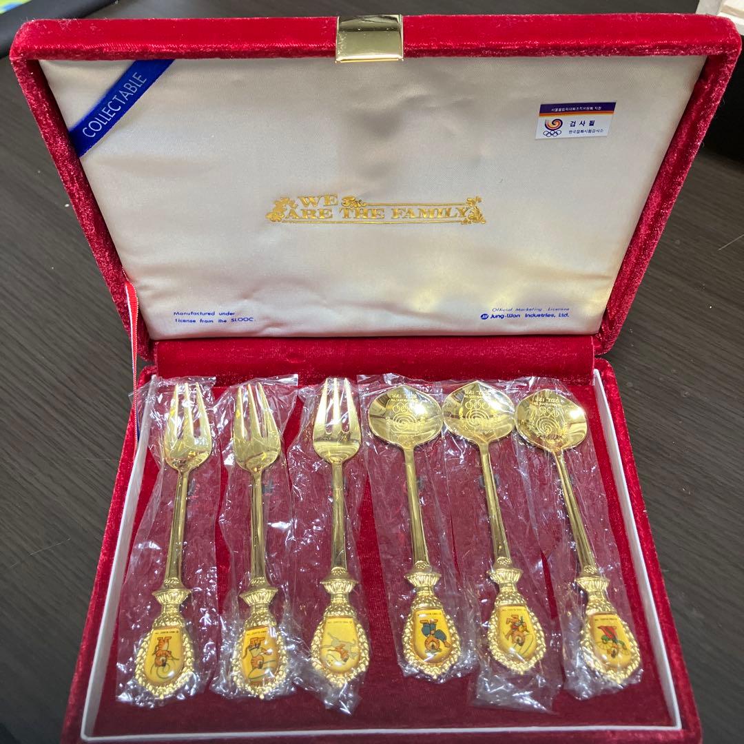 ソウルオリンピック 金色スプーンフォークセット 8本 - メルカリ