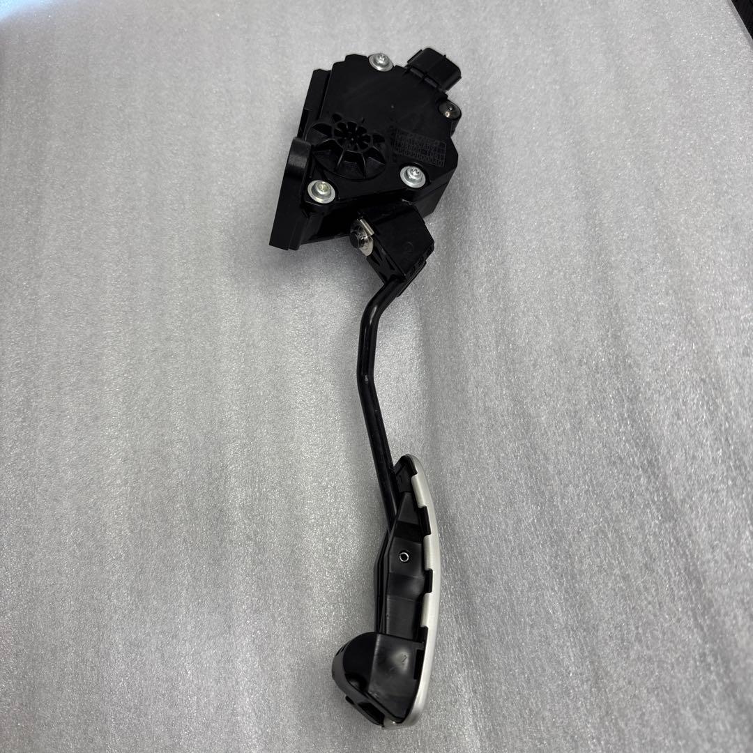 ハイレスポンスアクセルAssyユニット(GR86 ZN8/BRZ ZD8専用) - メルカリ