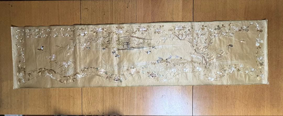 シルク生地？刺繍　181cm×45.5cm ベージュ