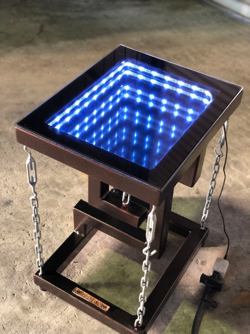 不思議が詰まったサイドテーブル PUT SIDE TABLE(短納期 H55cm)の通販 / マスターウォール