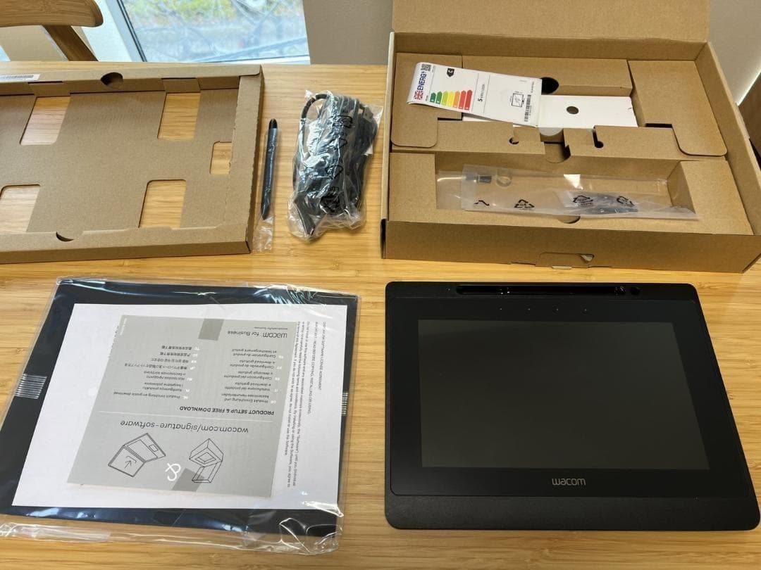 WACOM（ワコム） 液晶ペンタブレット DTU-1141B Amazon.com: Wacom DTU-1141B 10.1